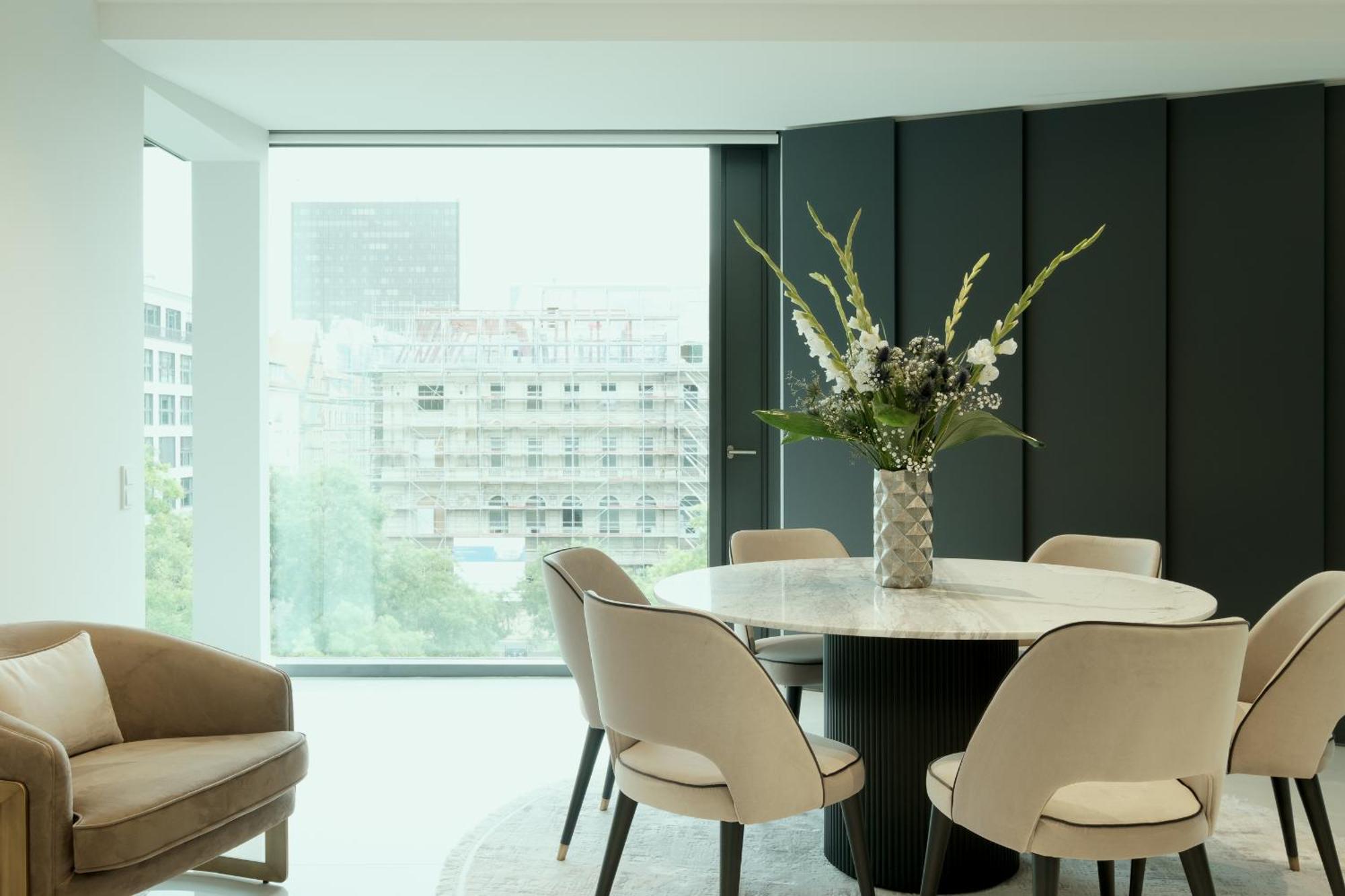 Lux 41 By Suite030